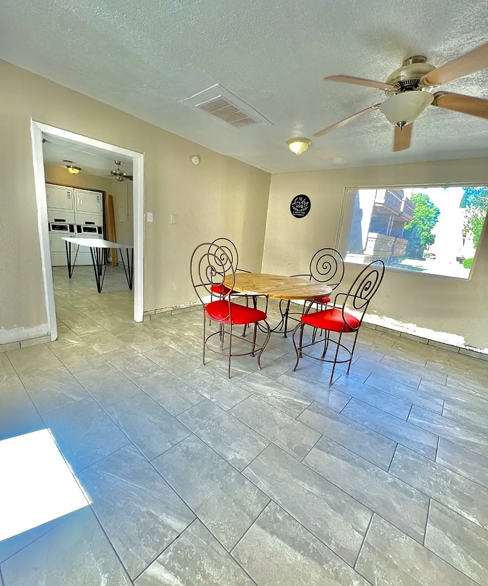 La Estancia Apartments — Photo 4