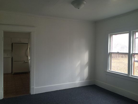 5th image of 213 Cottage St