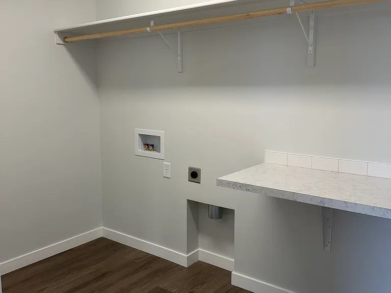 2450 W Clegane Ct — Photo 4