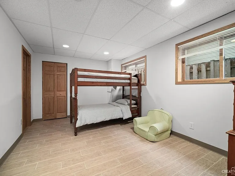 320 N Wright St — Photo 16