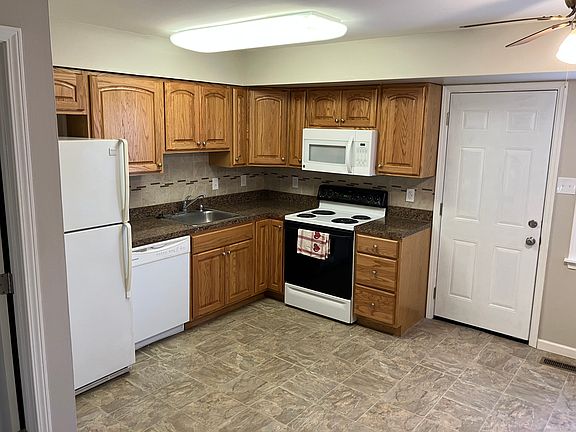 2nd image of 3025 Droste Rd