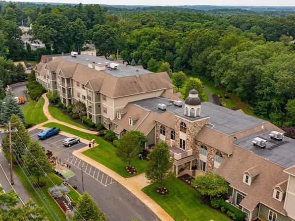 59 Walpole St Unit 212, Canton, MA 02021