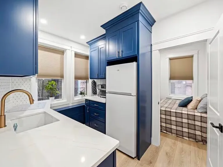 31 Irving St #4 — Photo 6