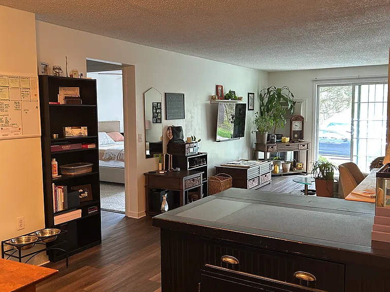 3 Oak Hill Ln #302 — Photo 2