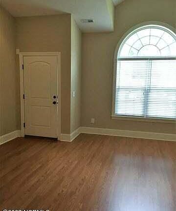 2nd image of 3325 Ellsworth Dr #A