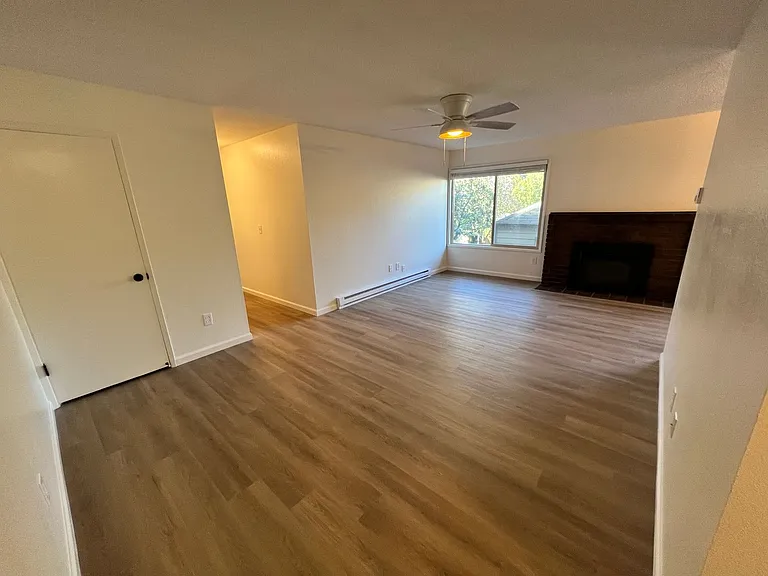 The Clairmont — Photo 11