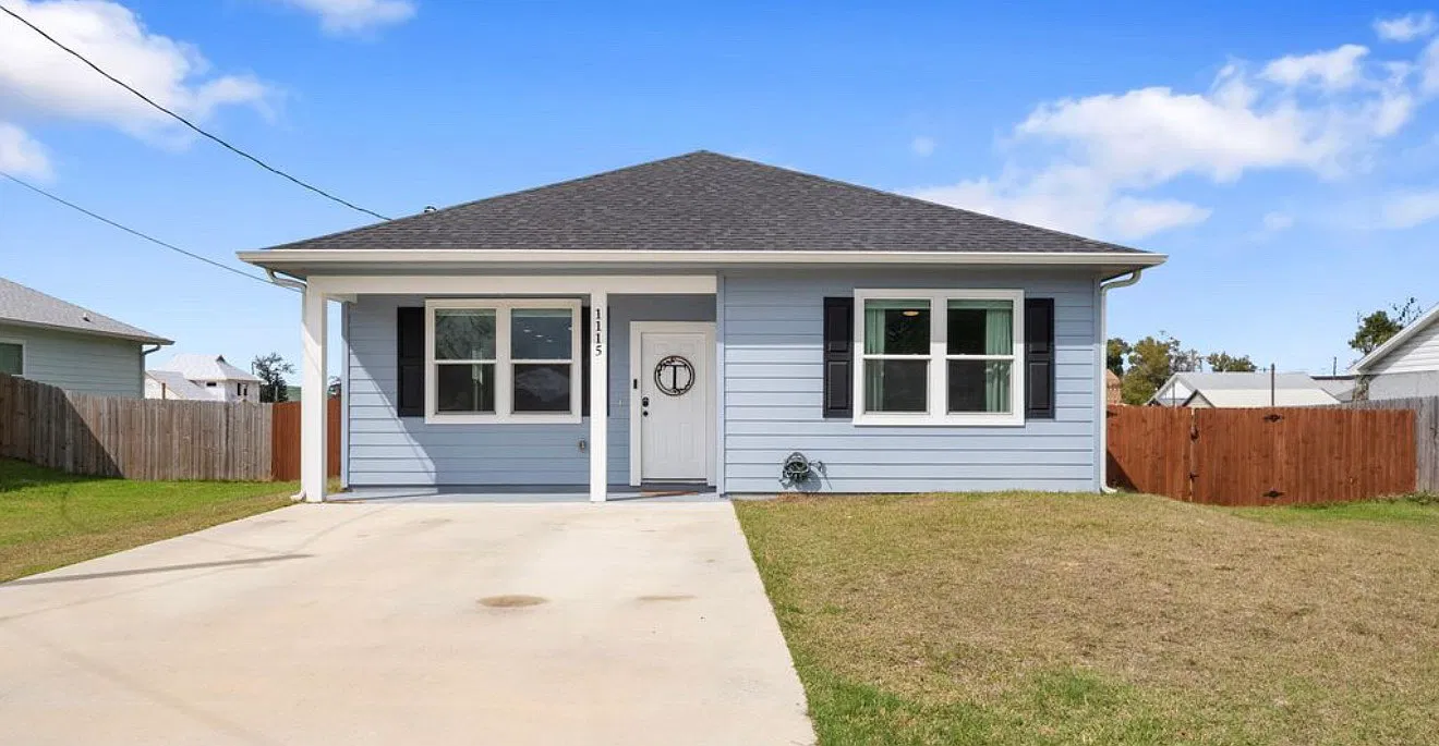 3 bed, 1484 sqft, $2,200 — Photo 1