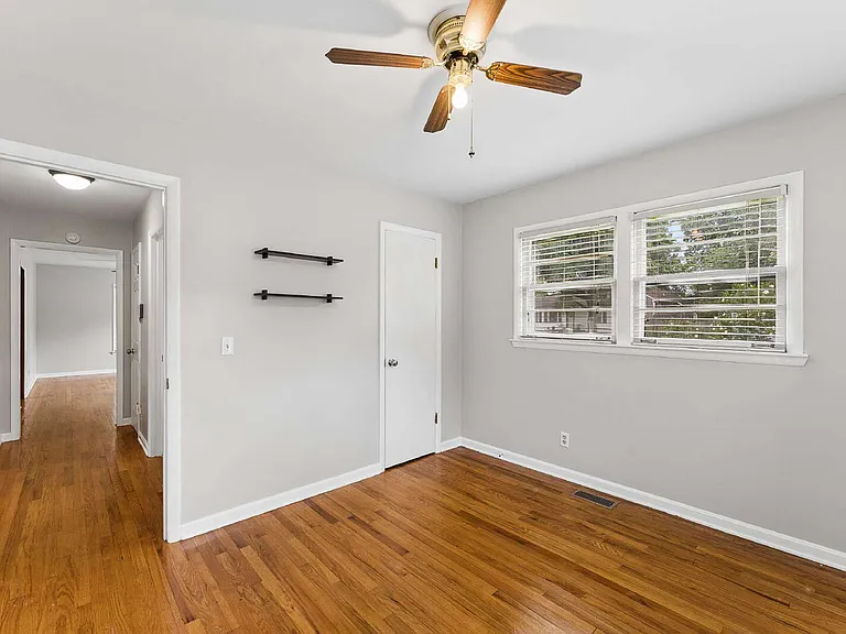 900 Velma Ln — Photo 19