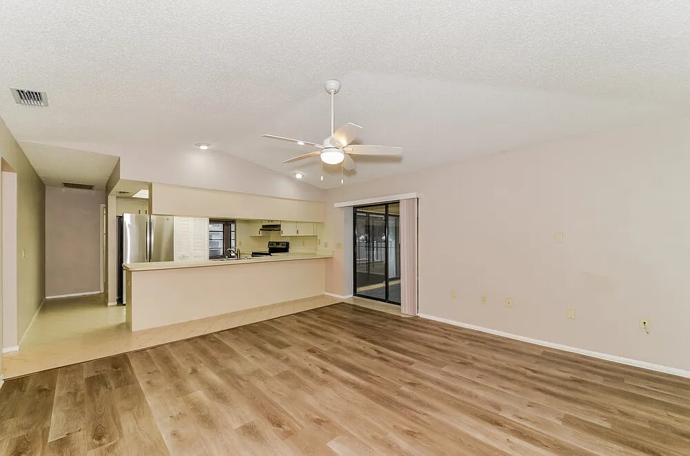 3 bed, 2.0 bath, 1745 sqft, $2,735 — Photo 4