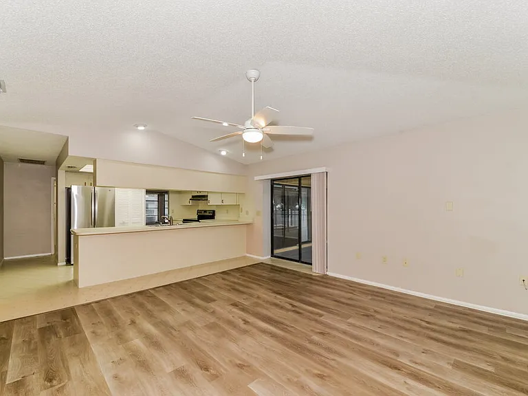 5453 Colonial Oaks Blvd — Photo 4