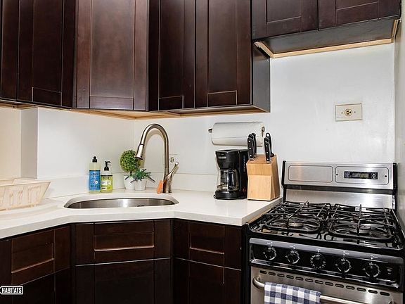 4th image of 1022 Lexington Ave APT 3F