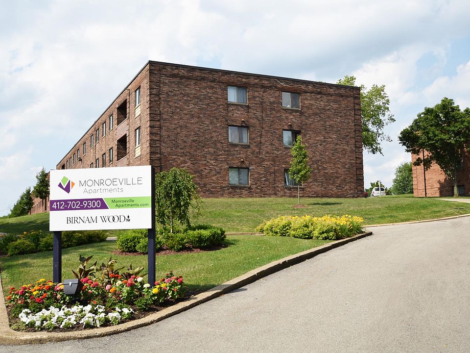 Hamlet Court