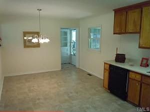 5th image of 724 Harold Dr