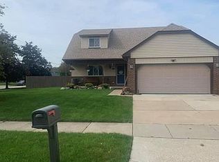 21972 Brimley Ct, Woodhaven, MI 48183