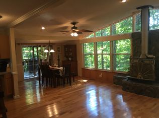 696 Chatuge Village Cir, Hayesville, NC 28904
