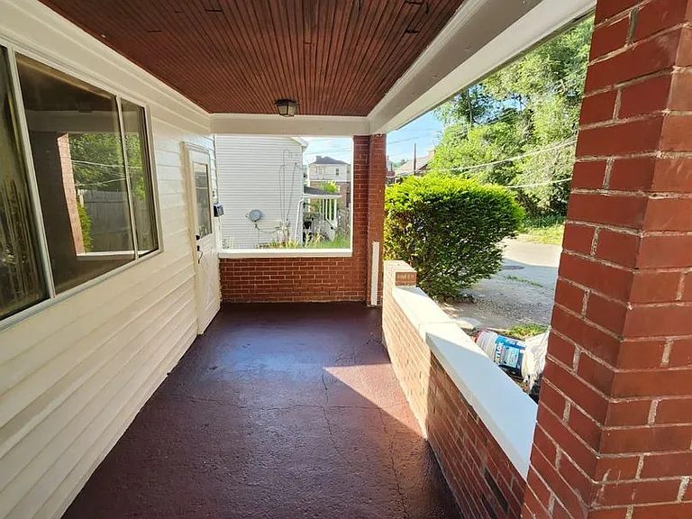 812 Spring St — Photo 1
