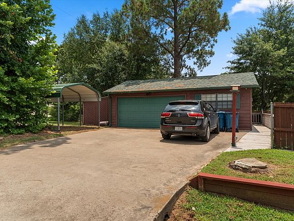 5th image of 424 Lagoon Dr