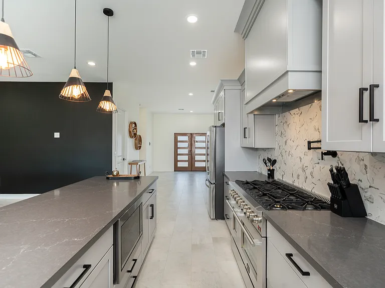 5049 E Shaw Butte Dr — Photo 36