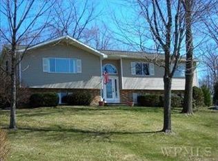 38 Country Club Rd, Hopewell Junction, NY 12533