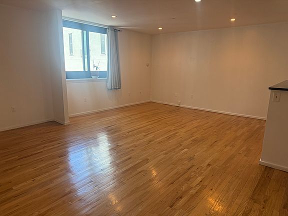 4th image of 518-530 Gregory Ave #B304