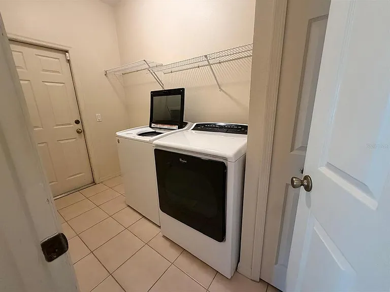 2418 Huron Cir — Photo 12