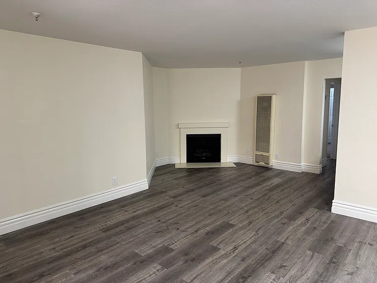 Garden Court Apartments — Photo 9