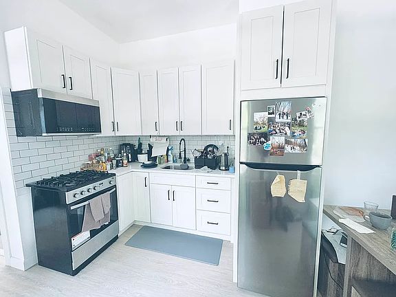 4th image of 202 Saint Nicholas Ave APT 3R