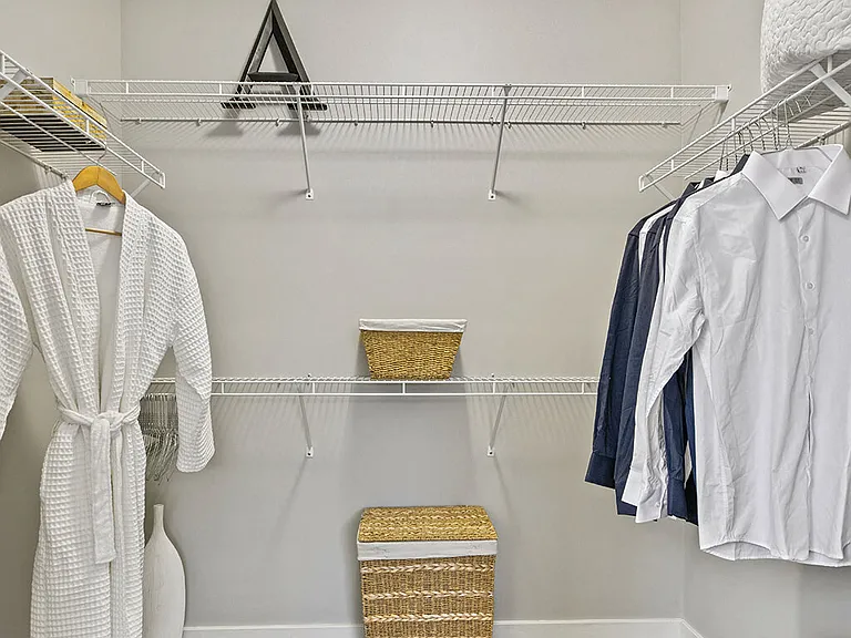 Axis Admiral's Hill Apartments — Photo 9