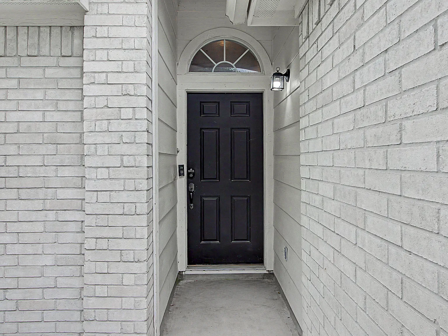 3 bed, 1001 sqft, $1,800 — Photo 3
