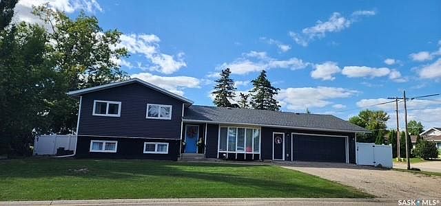 1st image of 613 Peters AVENUE