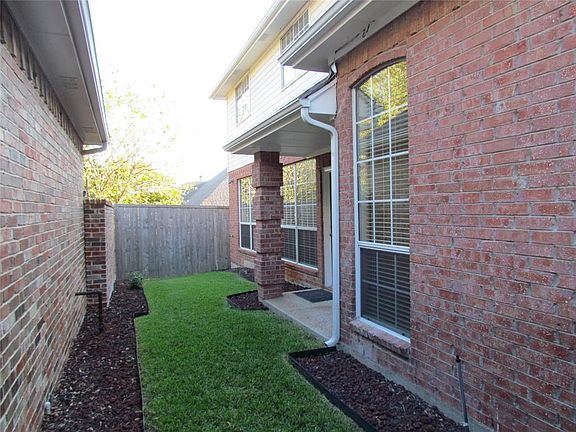 2nd image of 3485 Forest Hills Cir