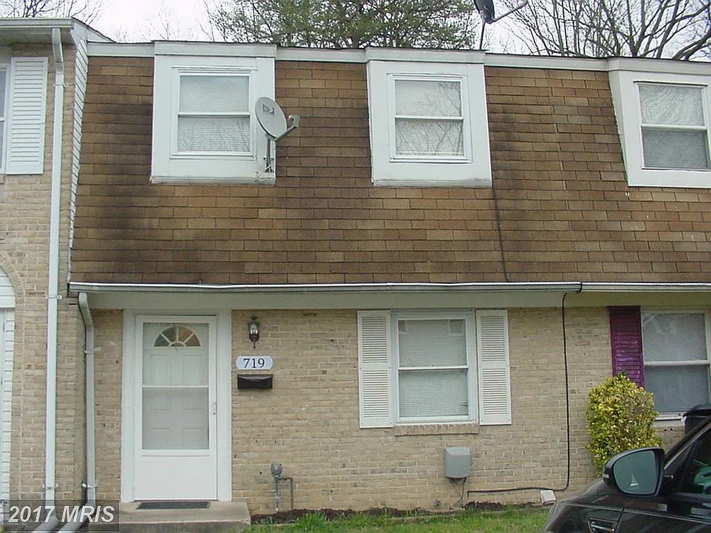 719 Sequoia Dr photo 1