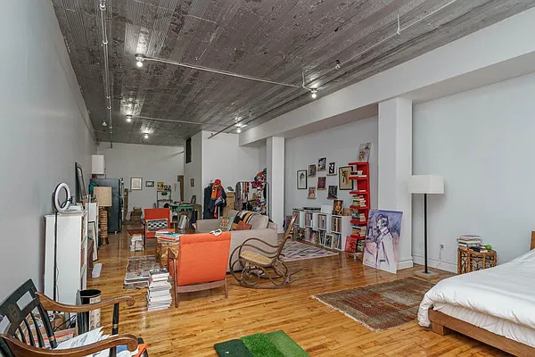 Rented by MySpaceNYC | media 6