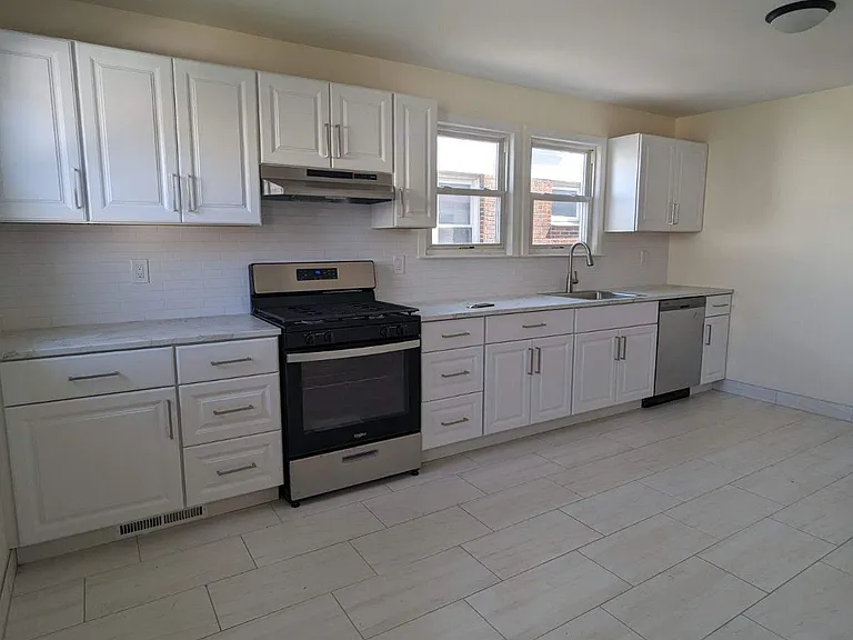 2053 Tyler St #1 — Photo 2