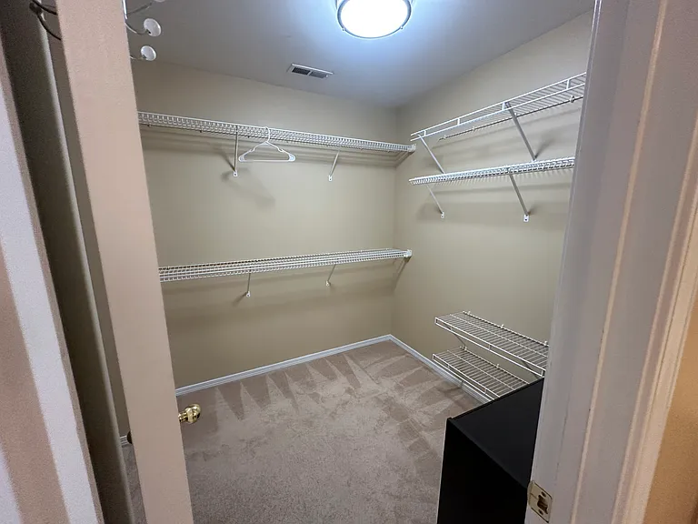 404 Treybrooke Dr — Photo 54