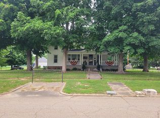 125 W Lincoln St, Oakland, IL 61943