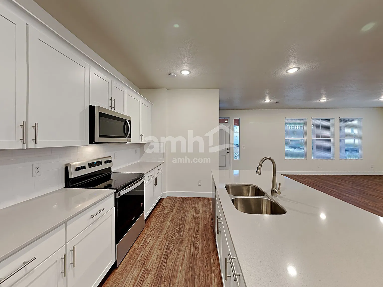 5 bed, 3.5 bath, 3063 sqft, $2,980 — Photo 4