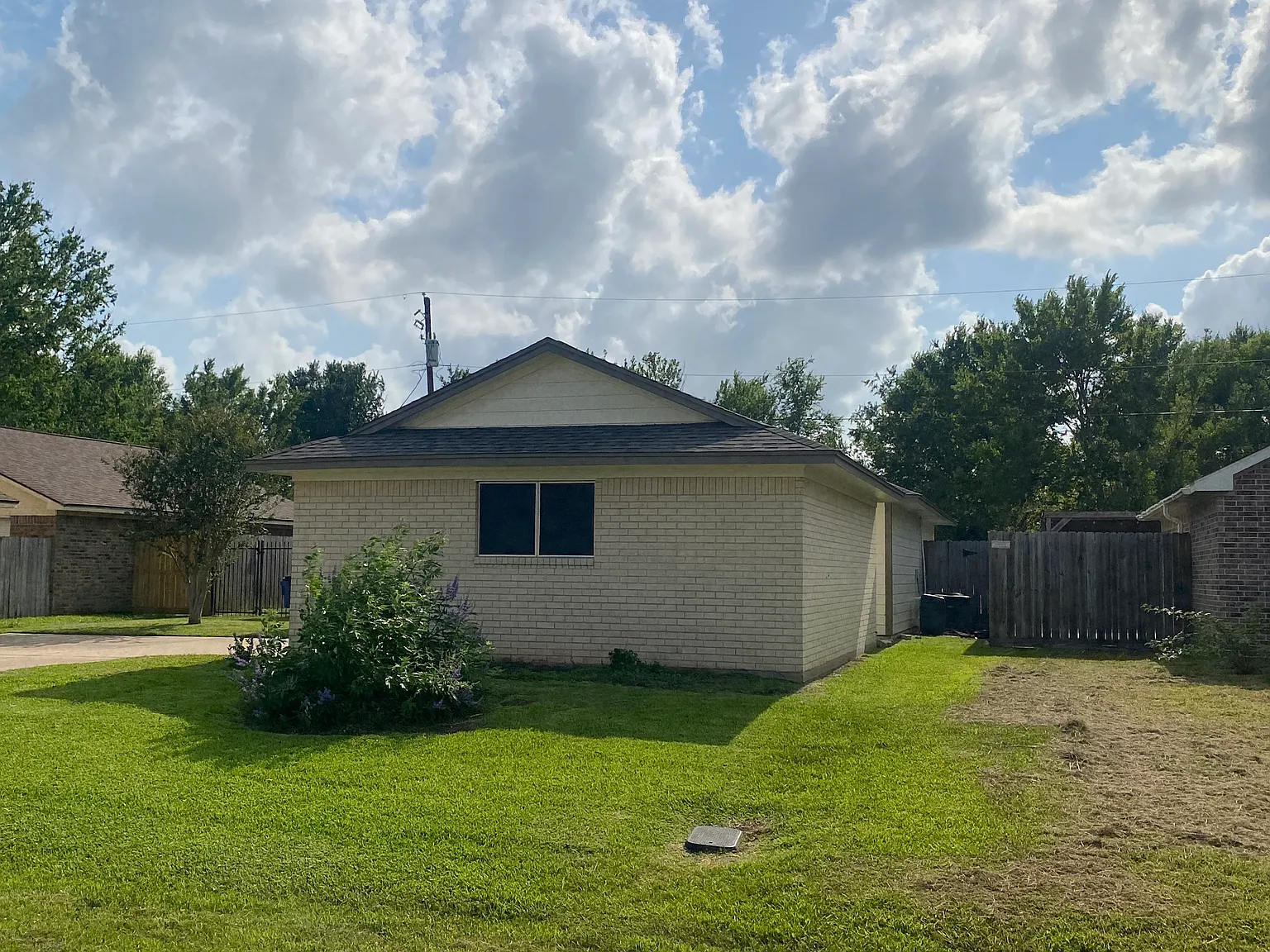 6129 Fox Ridge Dr — Photo 3