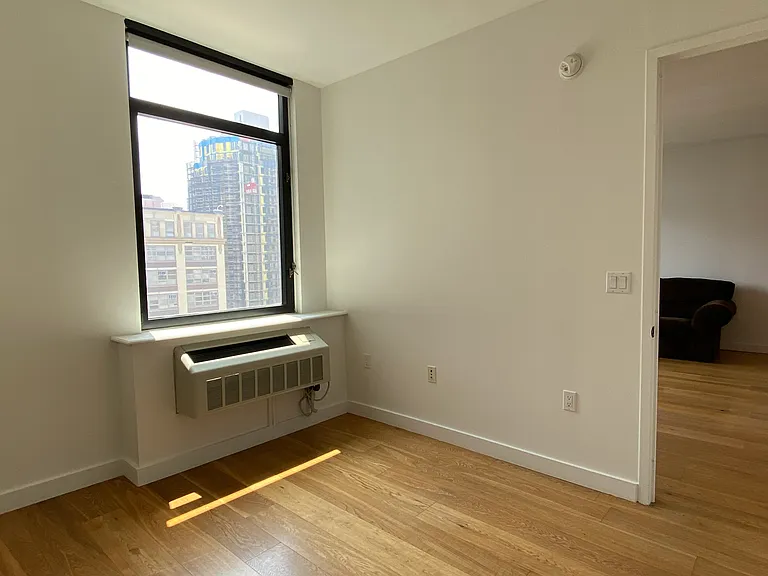 180 Nassau St #10A — Photo 8