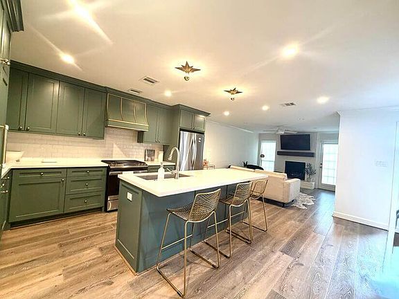 Kitchen full