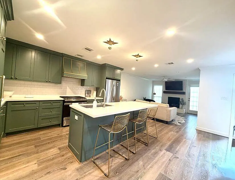 Kitchen full - 3139 Bissonnet St