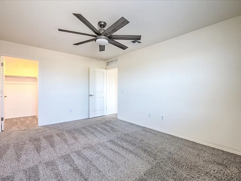 11328 S Weismann Dr — Photo 25
