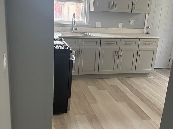 5th image of 64-68 Bradford St