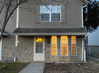 8412 N Park Ct, Kansas City, MO 64155