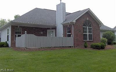1st image of 10 Newton Square Dr Unit 3