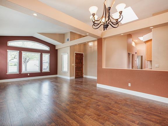 3rd image of 9009 N Camden Dr