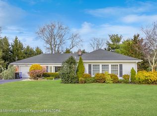 215 Rutledge Dr, Red Bank, NJ 07701