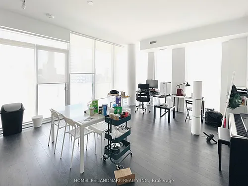 28 Wellesley St E #LPH3602 Photo 1