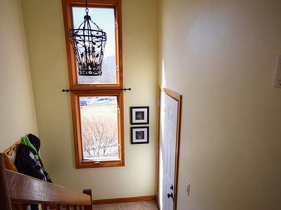5th image of 9 Linda Ave