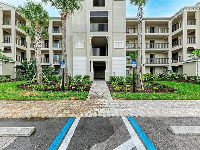 17902 Gawthrop Dr #307 — Photo 7